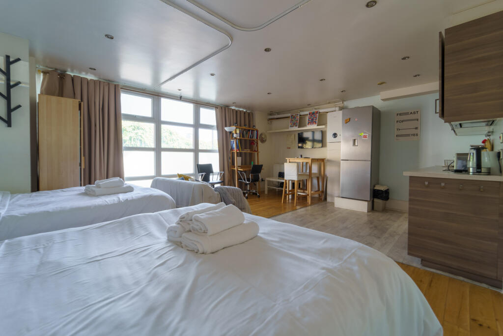 Studio flat for rent
