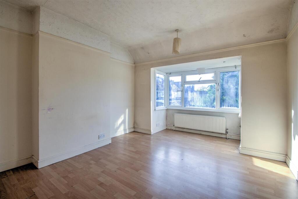 House in Southall - View 5