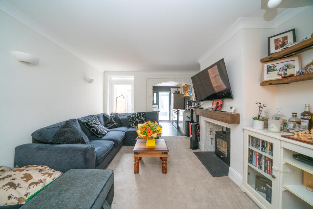 House in Hemel Hempstead - More