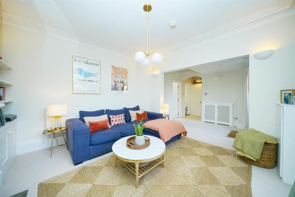 Apartment in St Albans, Bernards Heath - View 3