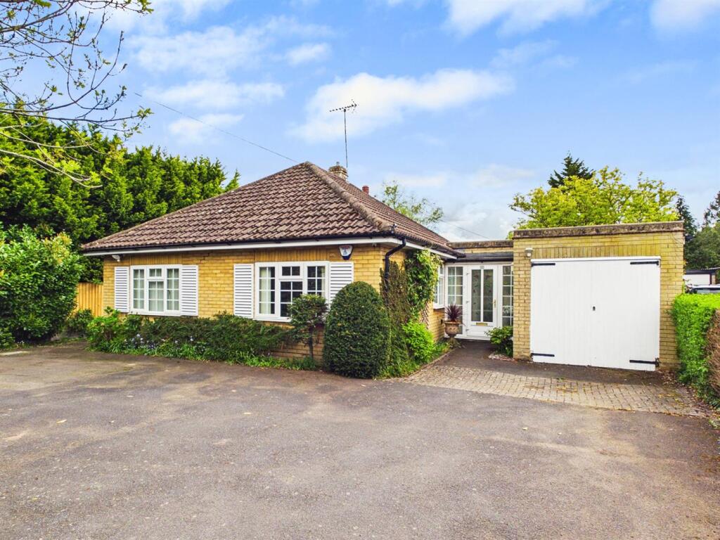 Main image of property: Bewdley Hill, Kidderminster