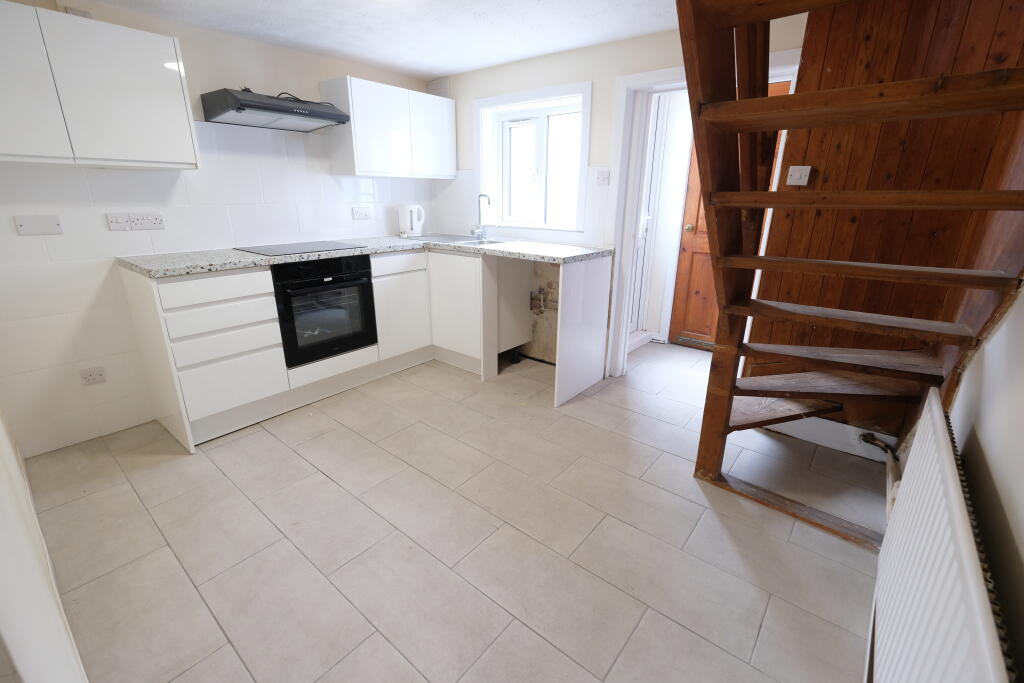 House in Southampton - View 4