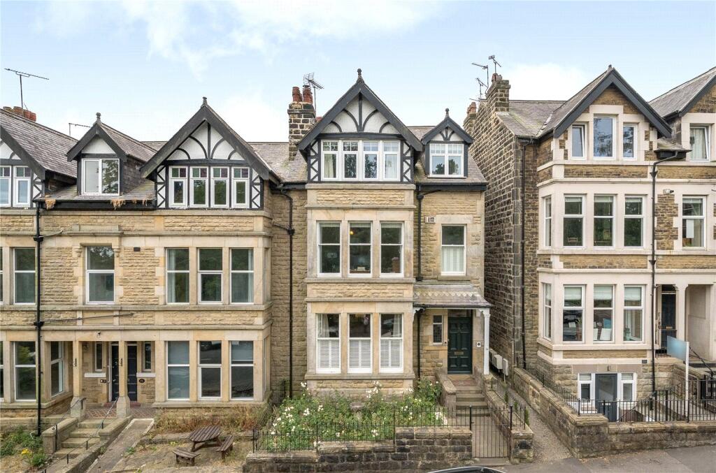 Main image of property: Harlow Moor Drive, Harrogate, HG2