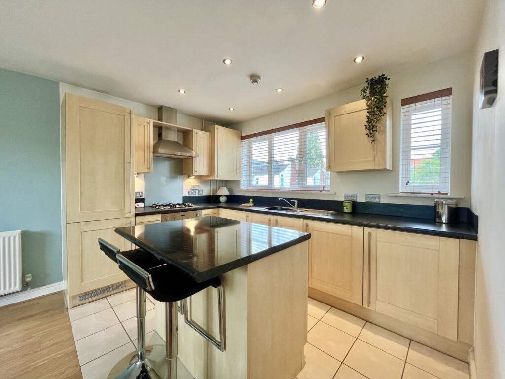 Apartment in Wolverhampton, West Midlands - View 5