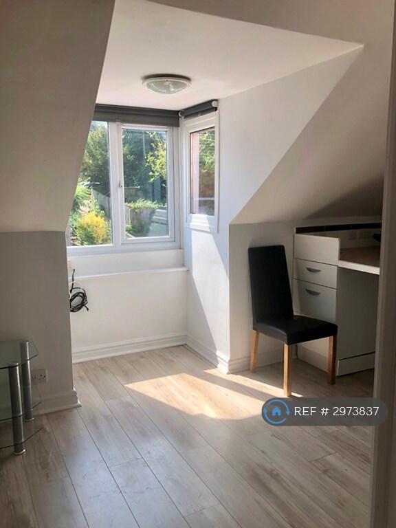 Apartment in Swindon - More