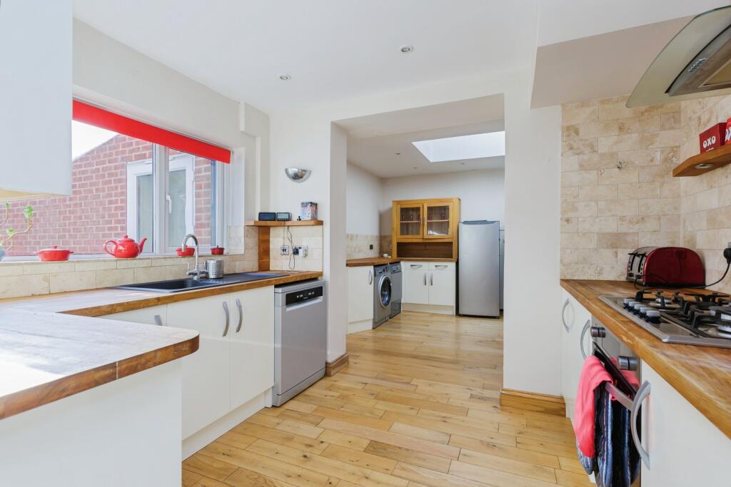 4-bed semi-detached on Fritchley Close, Leicester, LE9, £340,000