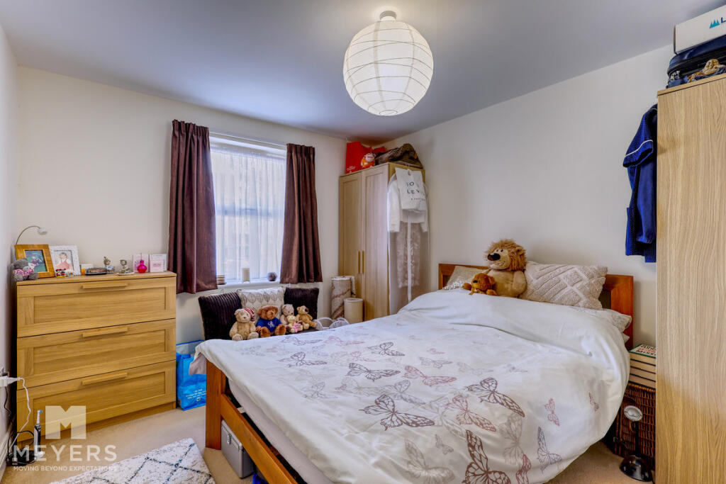 Apartment in Christchurch, Pokesdown, Bournemouth - View 5