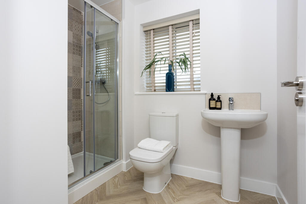House in Blaby, Glen Parva - More