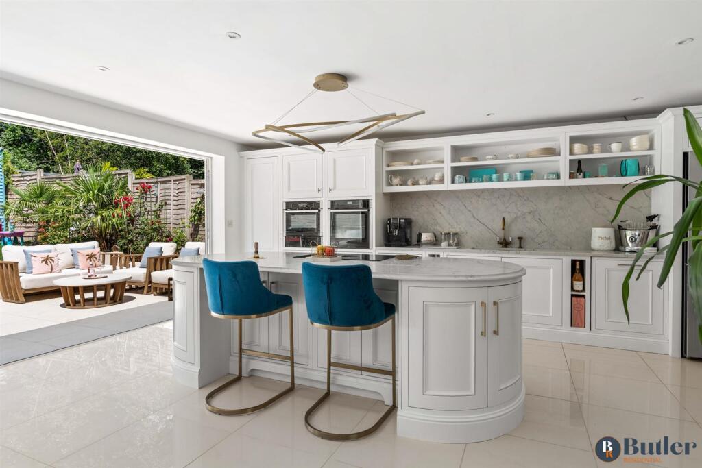 Grove Avenue, Harpenden - View 5