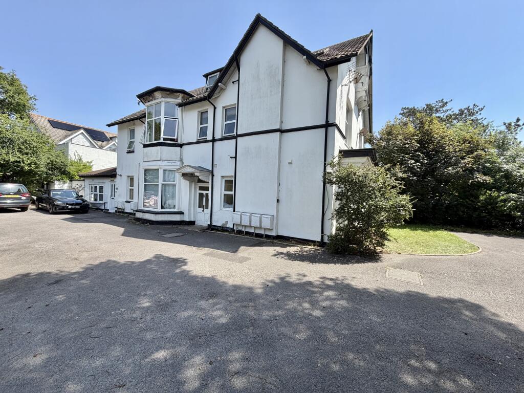 Main image of property: 8 St Johns Road, Boscombe Spa, Bournemouth