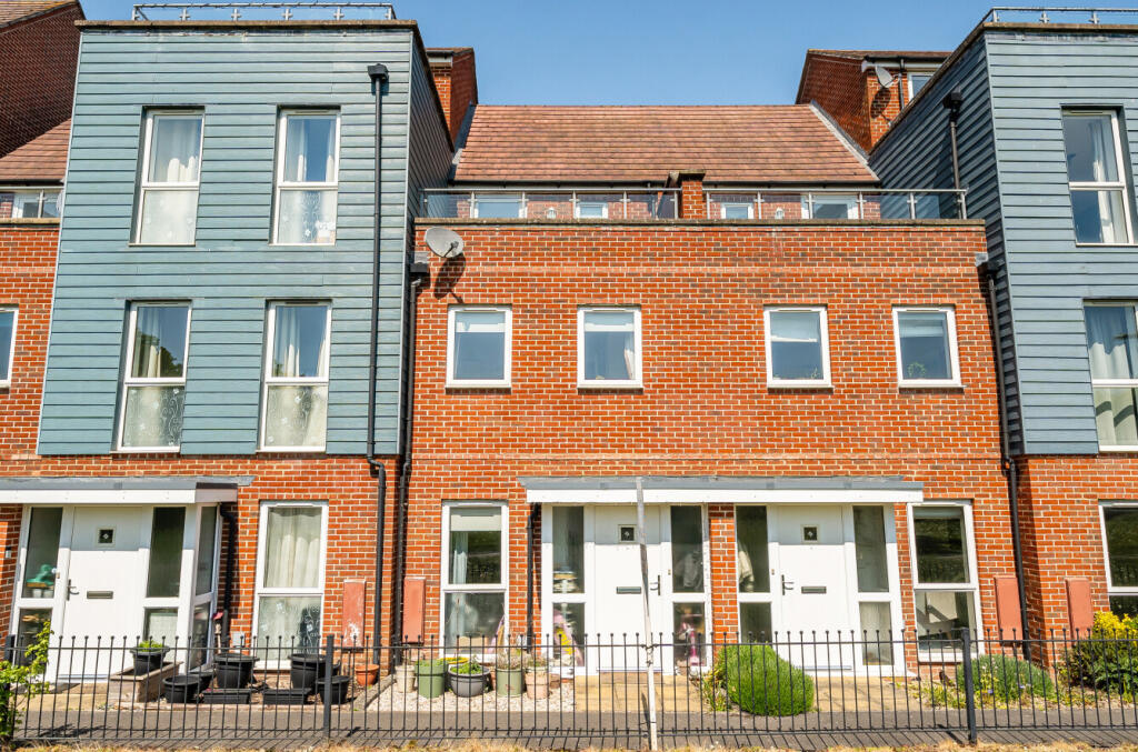 Main image of property: Ambassador Walk, Eastleigh, Hampshire, SO50
