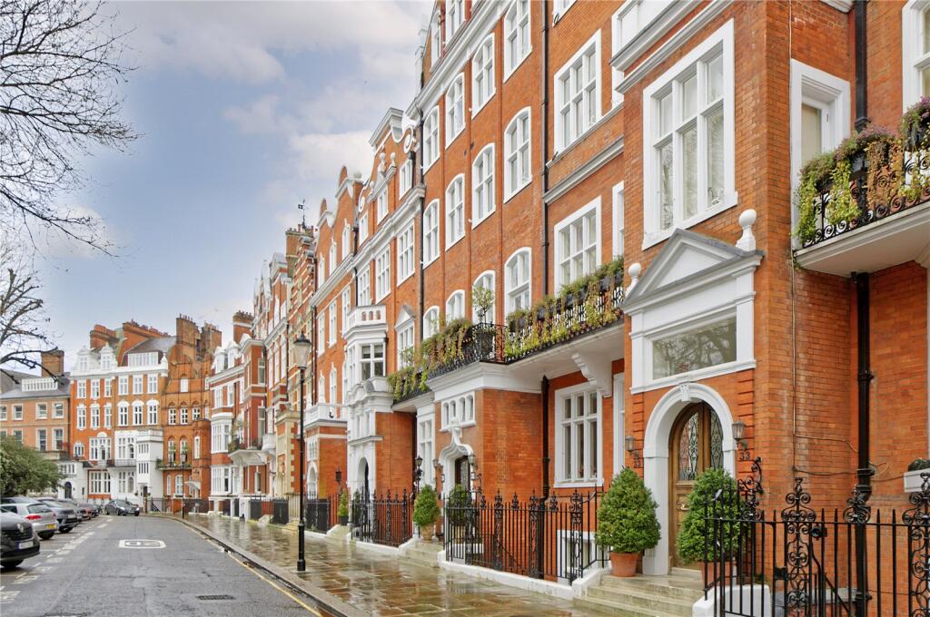 Main image of property: Lennox Gardens, London, SW1X