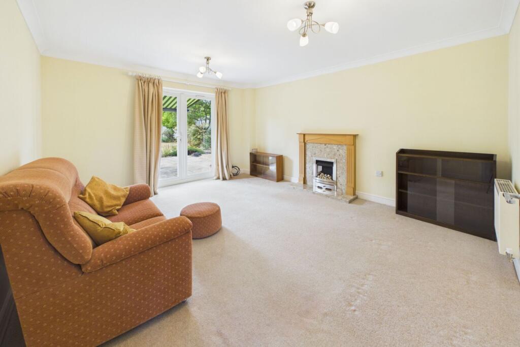 House in Oundle, North Northamptonshire - View 4