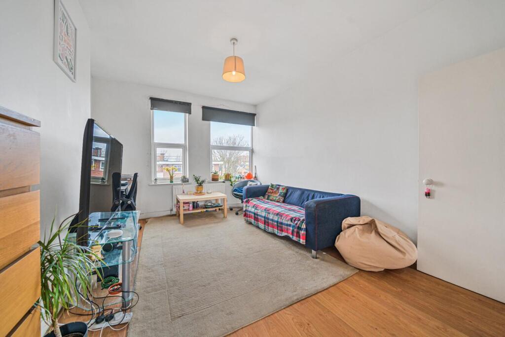 Garratt Lane, Earlsfield, London, SW18 - View 4