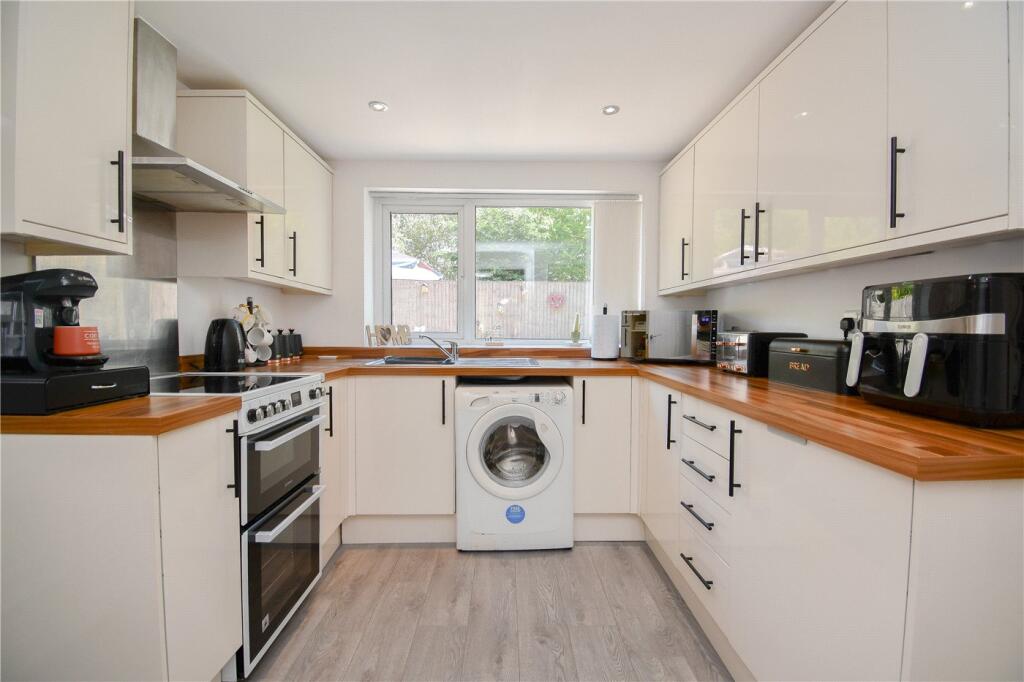 House in Wirral, Liverpool City Region - View 4