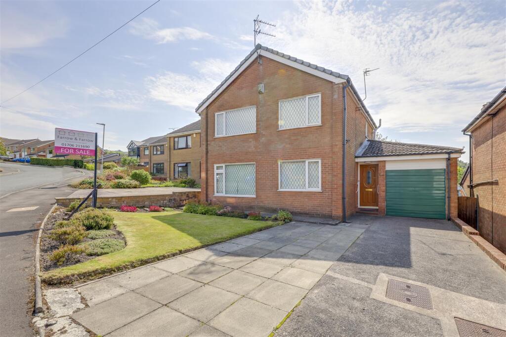 3-bed detached on Redwood Drive, Rawtenstall, Rossendale, £355,000