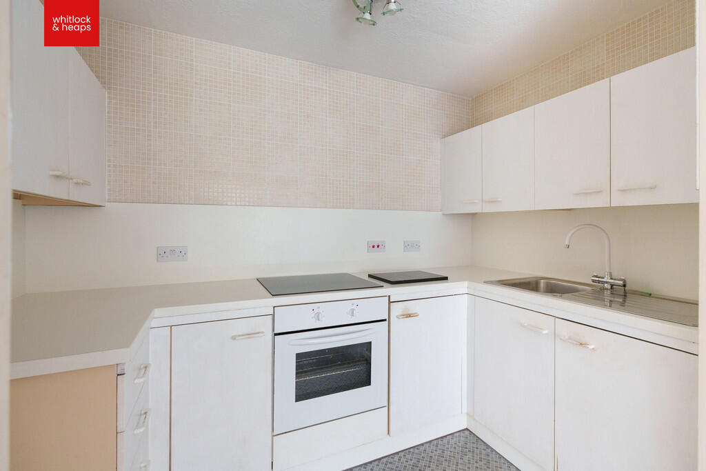 Apartment in Hove, Brighton and Hove - View 2