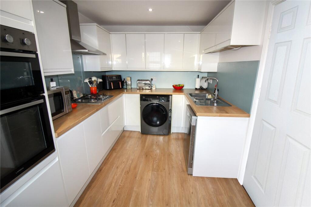 Hartington Road, Swindon, Wiltshire, SN25 photo 3