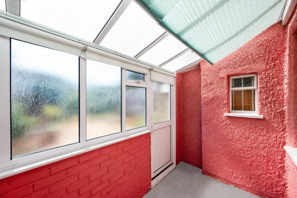 Apartment in Kingston upon Thames - More
