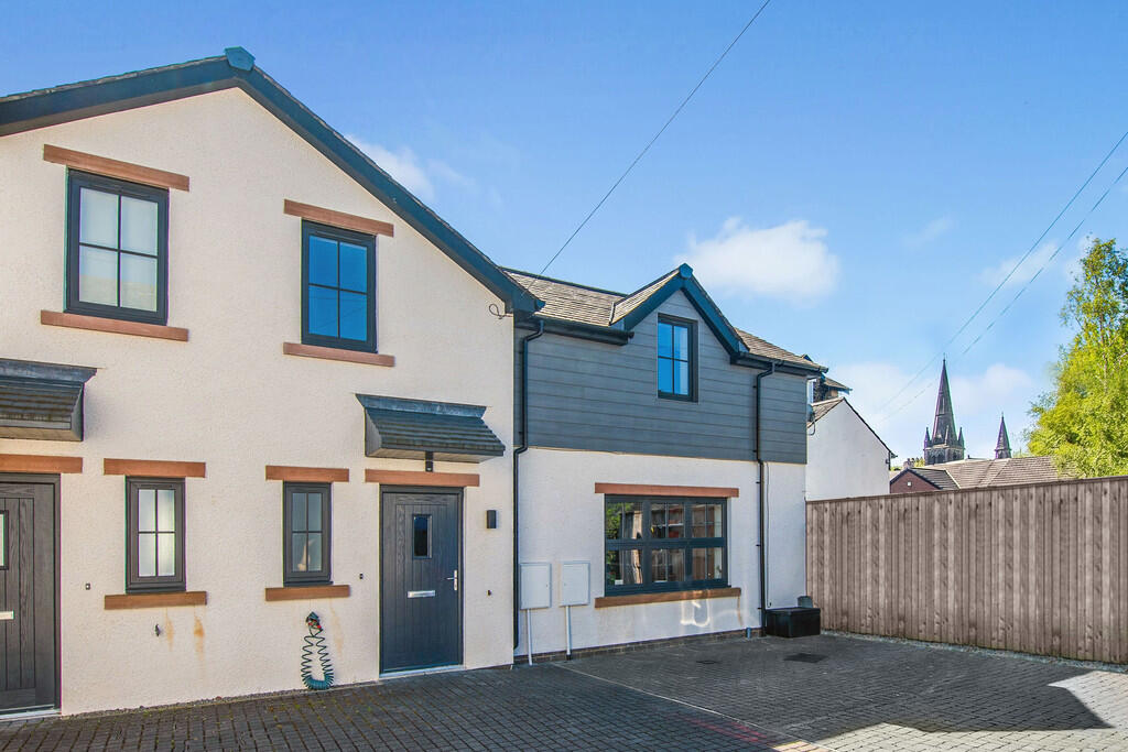 Main image of property: 4 Striding Edge Court, Helvellyn Street, Keswick, Cumbria, CA12 4AU