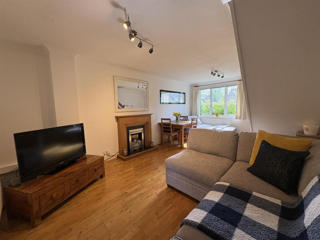 House in Welwyn Hatfield, Panshanger - More