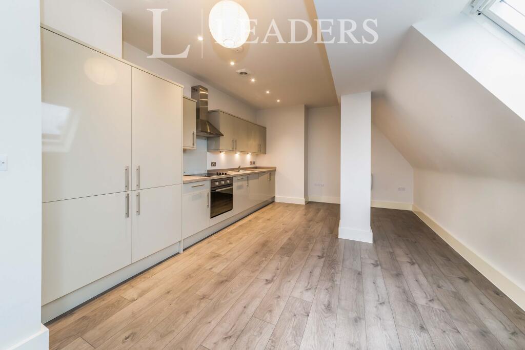 Apartment in Crawley, West Green - View 4