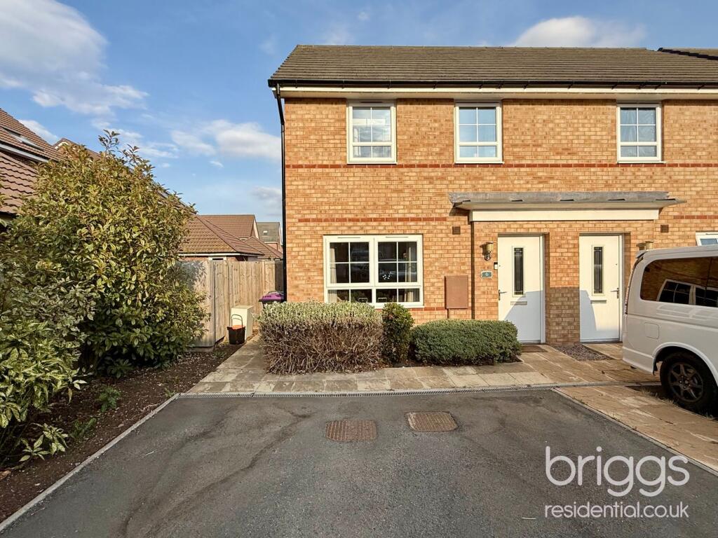 3-bed semi-detached on Hereford Square, Bourne, PE10, £215,000