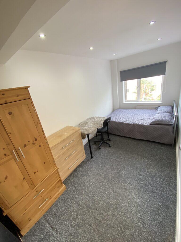 7 bedroom semi-detached house for rent