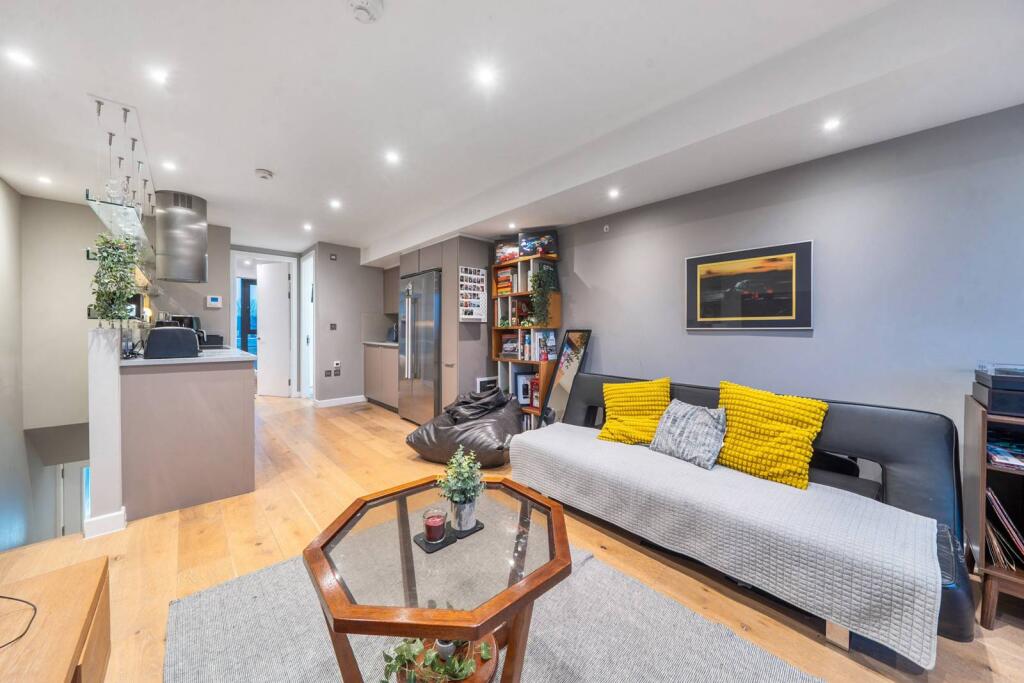 Main image of property: Clifton Walk, Hammersmith, London, W6