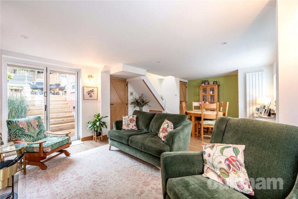 House in Bromsgrove, Alvechurch - More