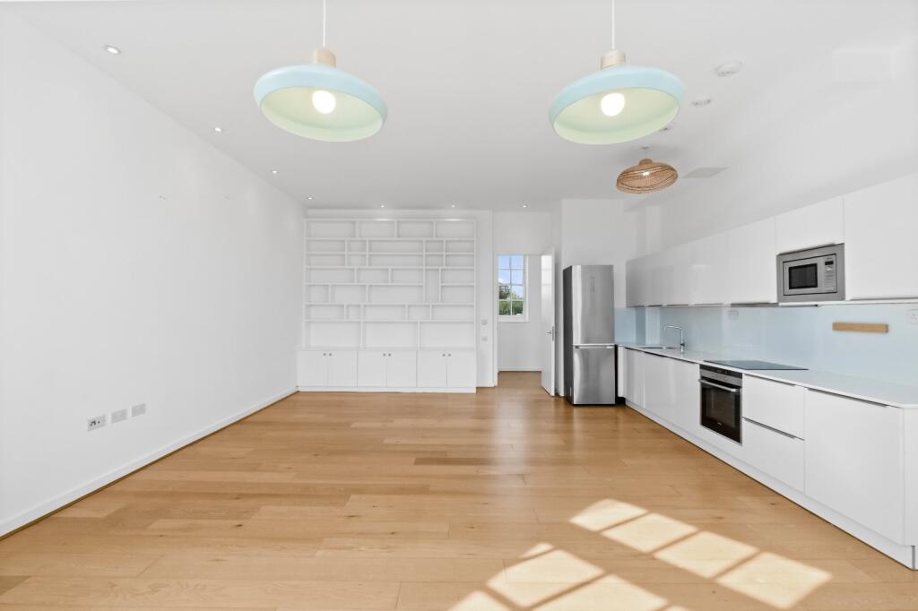 Apartment in London - More