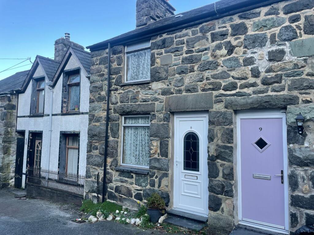 1-bed terraced on 8 Upperfield Street, Dolgellau, LL40 1NA, £92,000