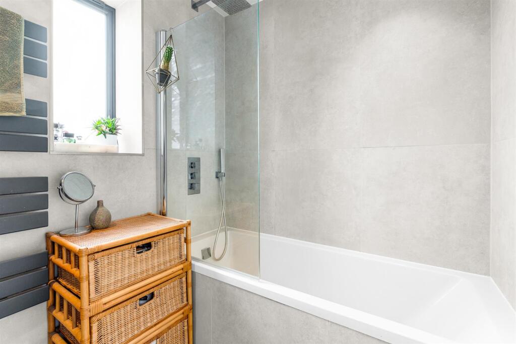 Additional image 13 of Green Close, Brookmans Park, Hatfield