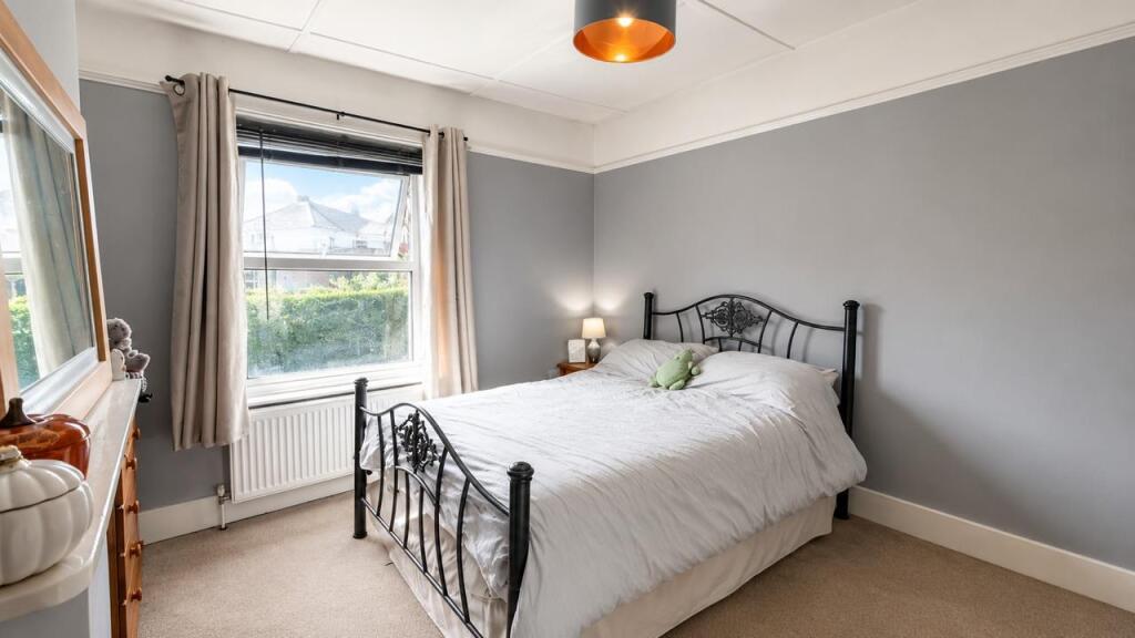 House in St. Leonards-on-Sea, Hollington - More