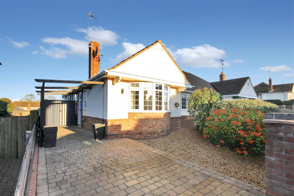 2-bed semi-detached on NN8 Ridgeway, Wellingborough, £259,950
