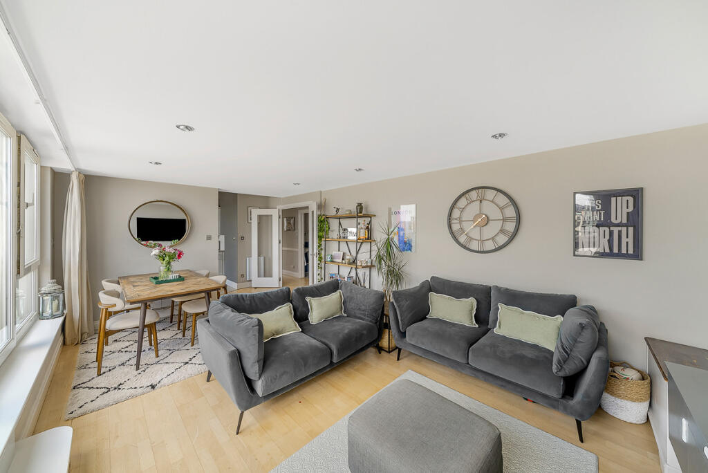 Apartment in London - View 5