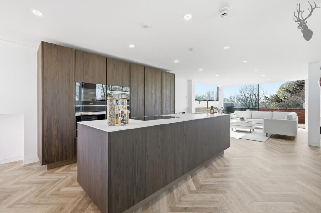 Apartment in Enfield - View 4