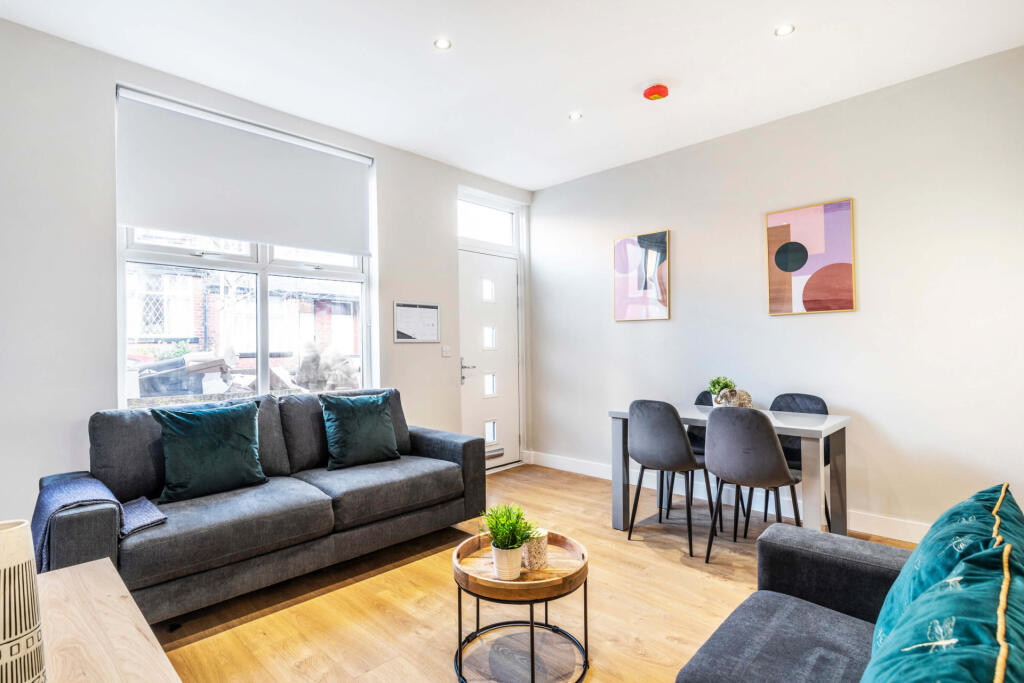 House in Leeds - View 2