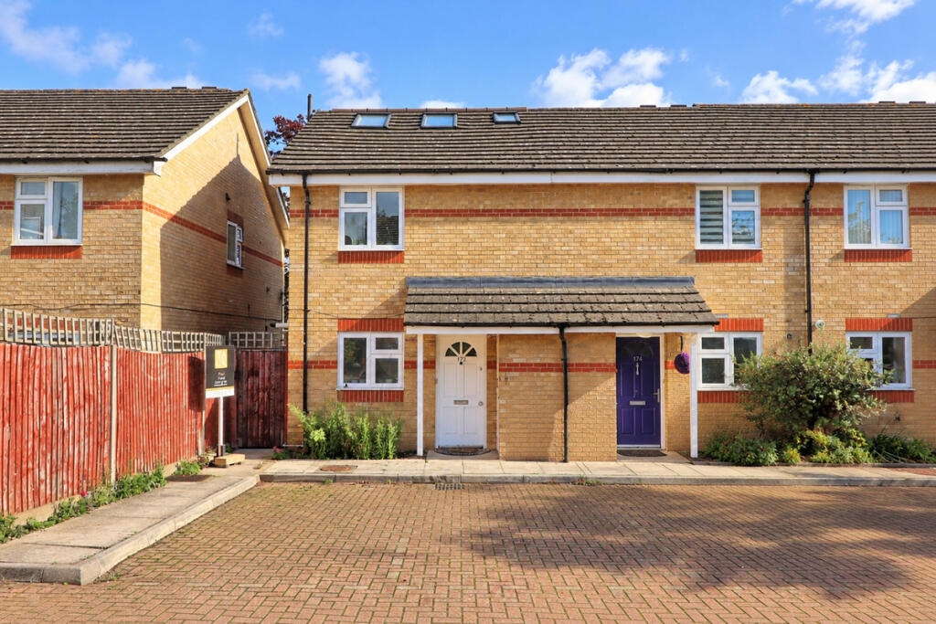 Snakes Lane East, Woodford Green, IG8 photo 4