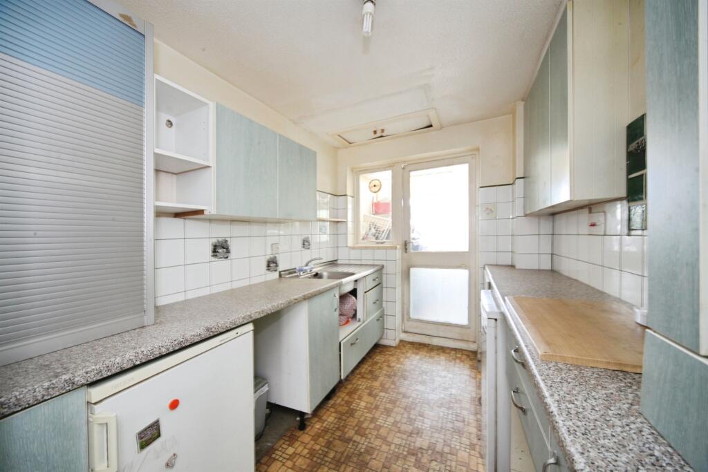 House in Luton - View 3
