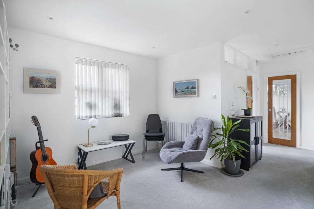 Apartment in London - More