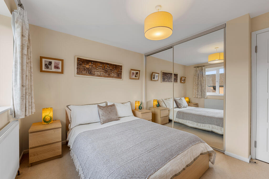 House in Reigate and Banstead, Meath Green, Horley - View 6