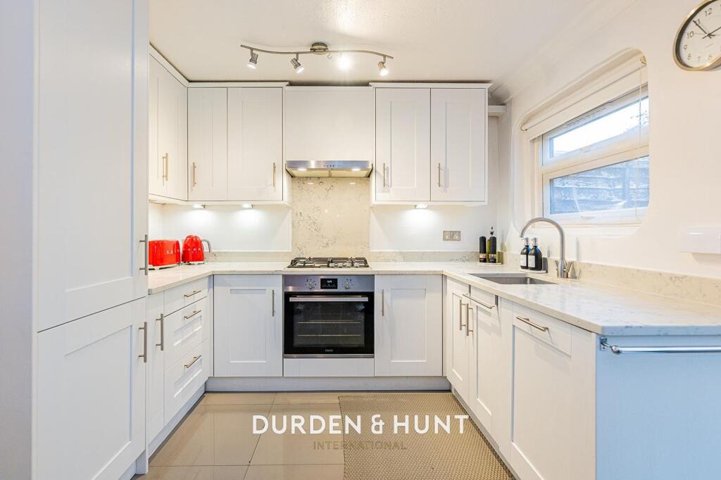 Roundhills, Waltham Abbey, EN9 photo 4