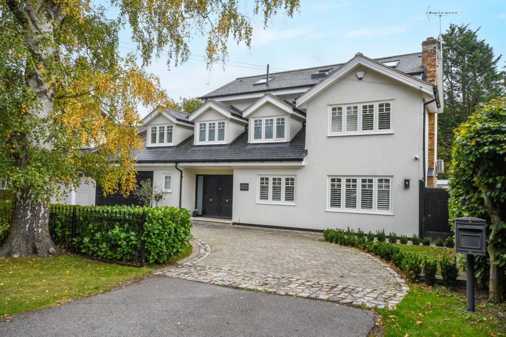 Main image of property: Thorndon Approach, Herongate, Brentwood, CM13