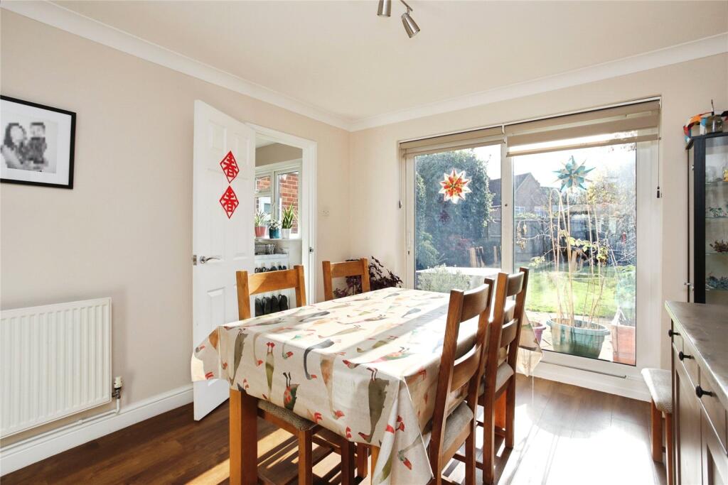 Arne Close, Tonbridge, Kent, TN10 photo 4