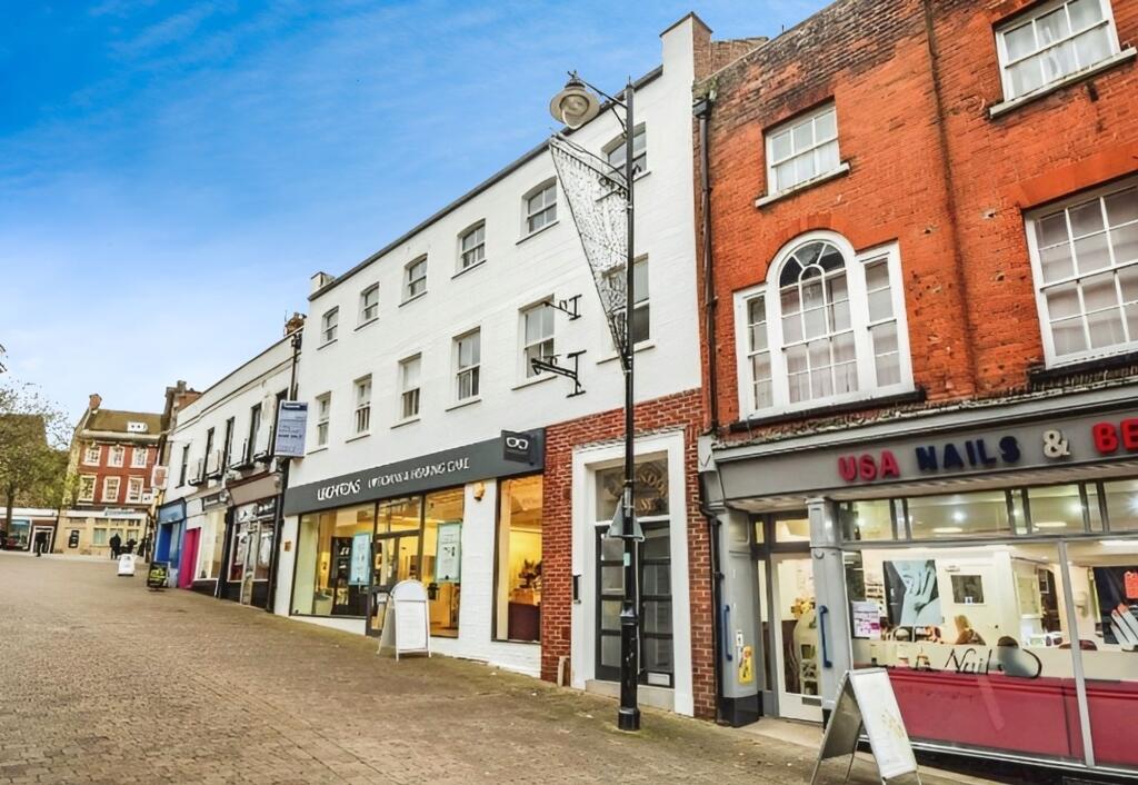 1-bed flat on Church Street, Basingstoke, RG21, £145,000