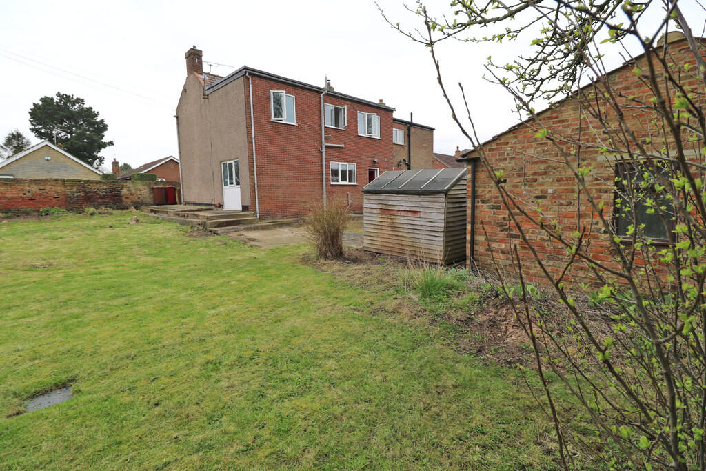 Cross Slack, Crowle photo 4