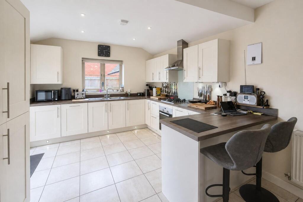 Holdenby Lane, Earls Barton, Northamptonshire NN6 photo 4