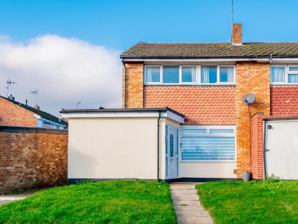 3-bed terraced on Cornec Chase, Leigh-On-Sea, SS9, £325,000