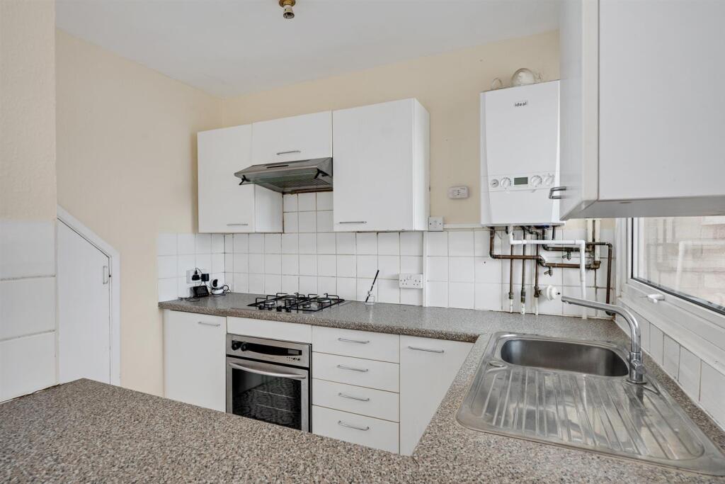 Apartment in Bromley - View 5